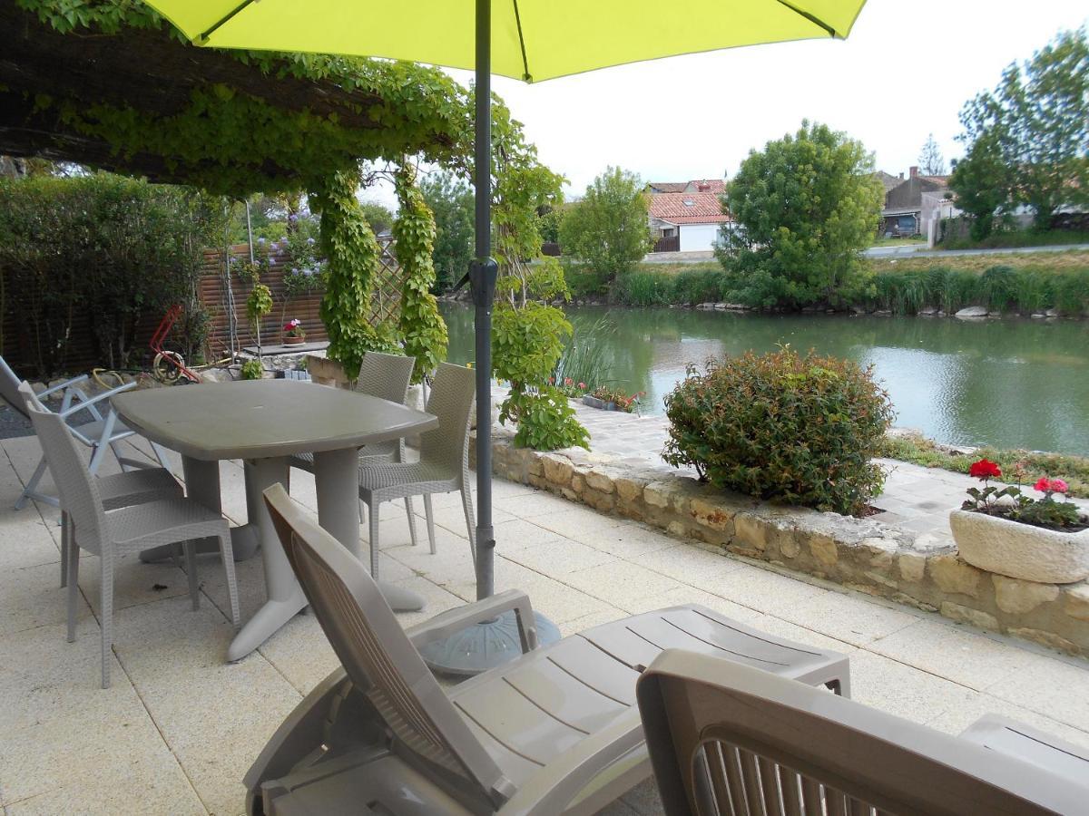 Marais Poitevin Bord Riviere Peche ,Barque, Velos, Wifi, Linge, Cheminee, Cuisine, Terrain De Boules La Taillee Exterior foto